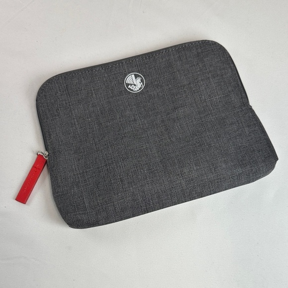 Stylish Gray Accessories/ Toiletries Bag - Picture 3 of 7